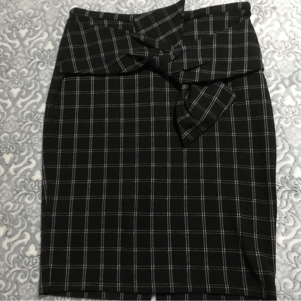 Brooke Shields Timeless Knee-Length Pencil Skirt Size Large